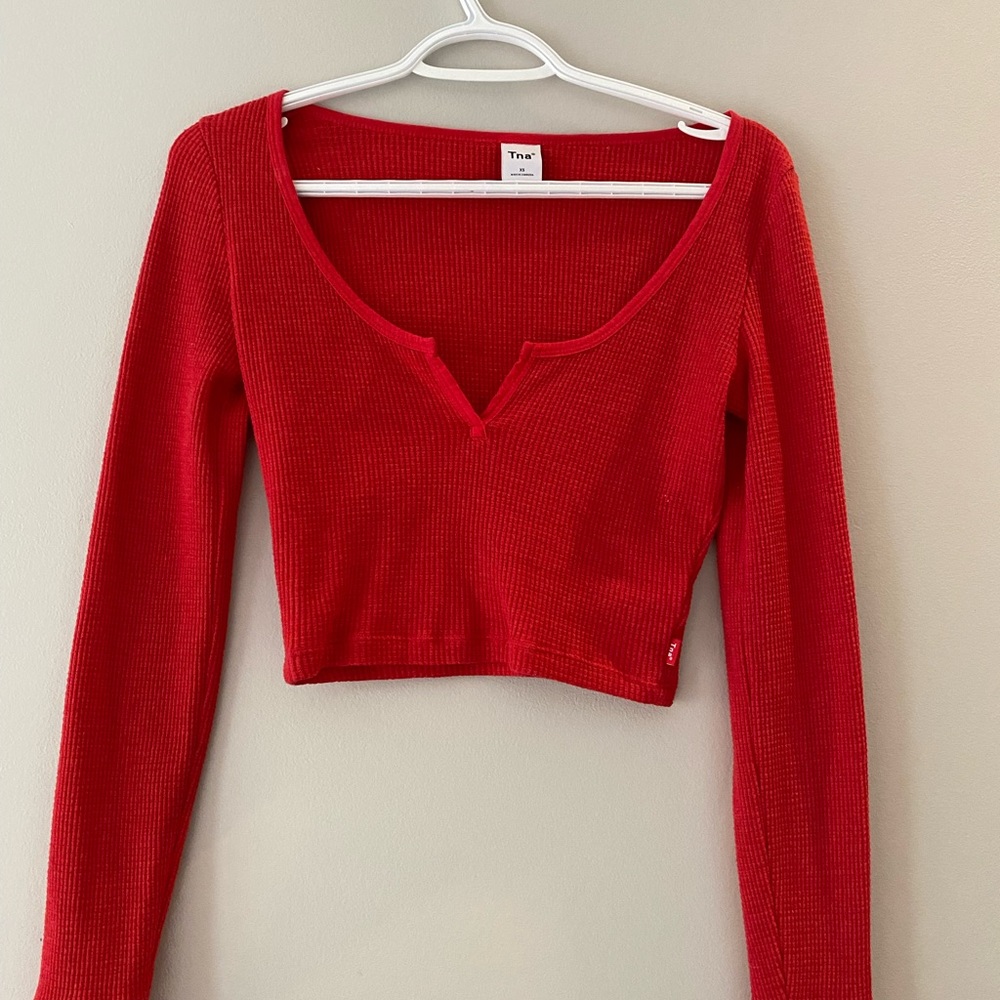 Aritzia crop top